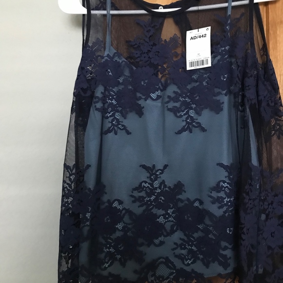 LACE TOP - Picture 2 of 7